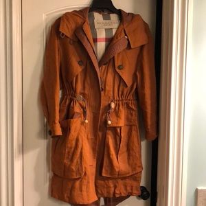 Burberry Brit trench coat size is XS TP